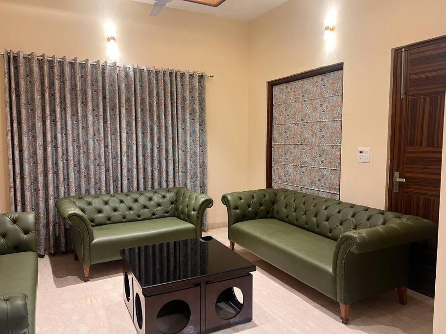 5Bhk Home Away From Home At Ranjit Avenue أمريتسار المظهر الخارجي الصورة