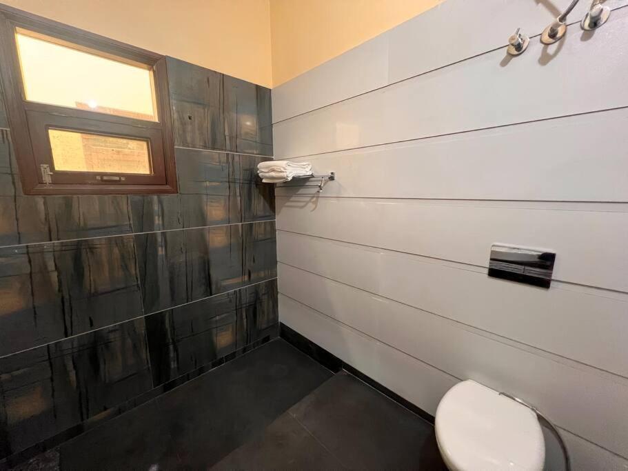 5Bhk Home Away From Home At Ranjit Avenue أمريتسار المظهر الخارجي الصورة