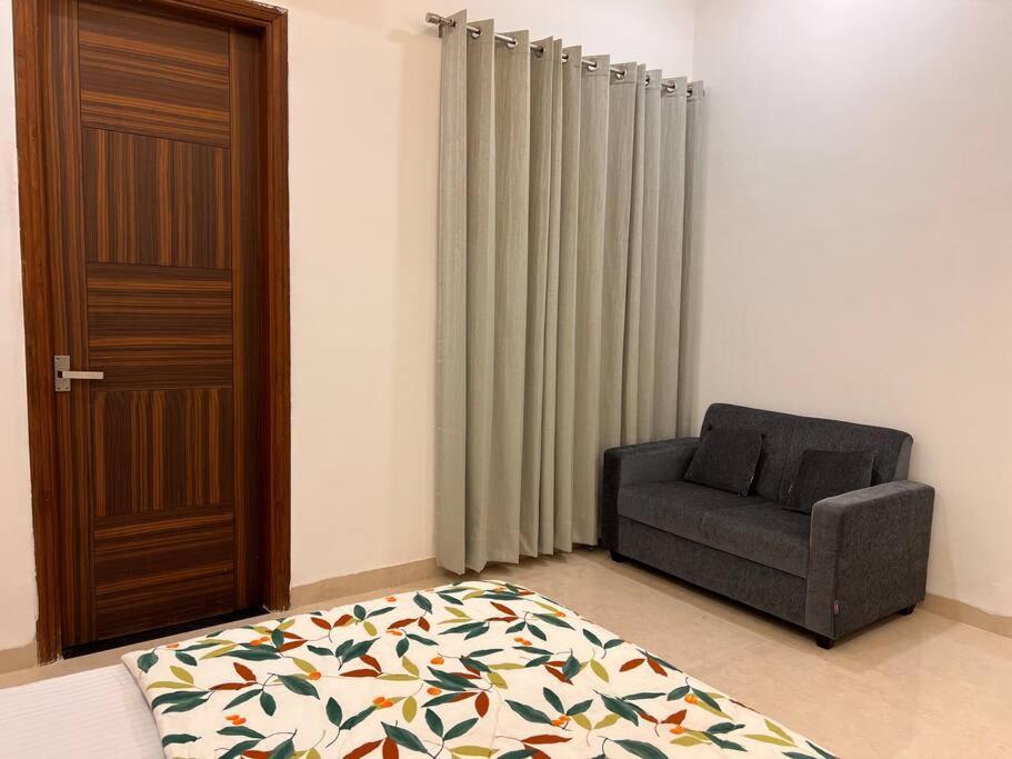 5Bhk Home Away From Home At Ranjit Avenue أمريتسار المظهر الخارجي الصورة