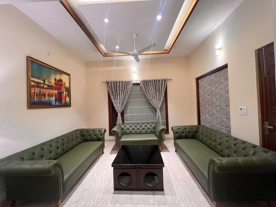 5Bhk Home Away From Home At Ranjit Avenue أمريتسار المظهر الخارجي الصورة
