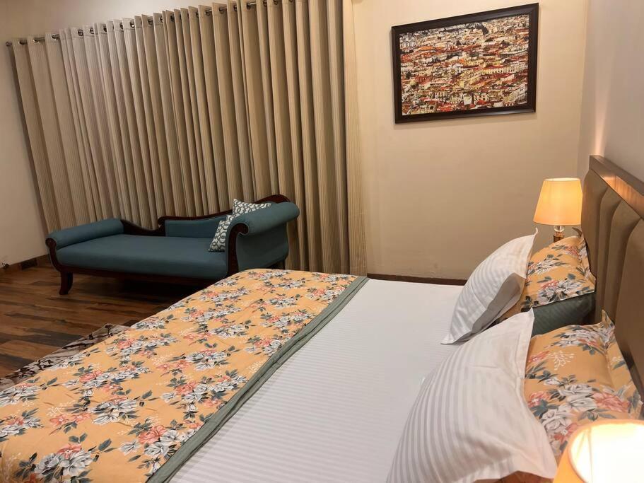 5Bhk Home Away From Home At Ranjit Avenue أمريتسار المظهر الخارجي الصورة