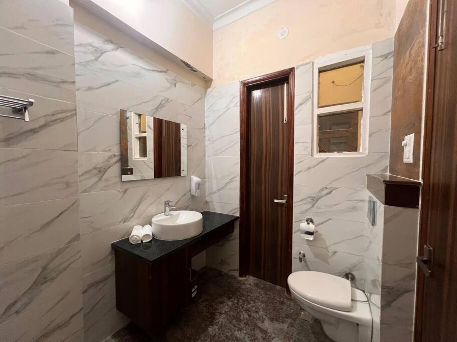 5Bhk Home Away From Home At Ranjit Avenue أمريتسار المظهر الخارجي الصورة