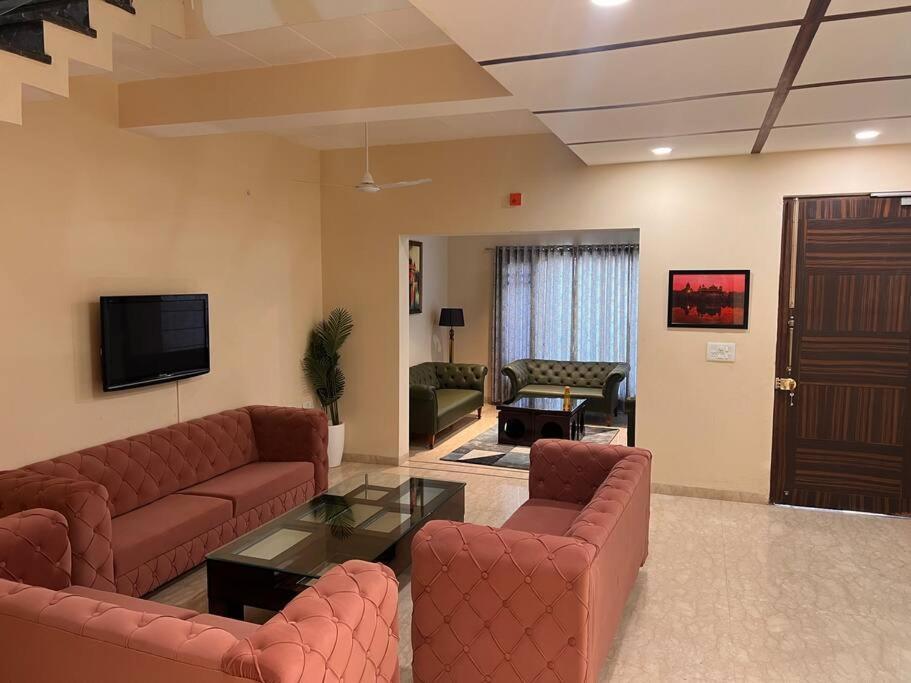 5Bhk Home Away From Home At Ranjit Avenue أمريتسار المظهر الخارجي الصورة