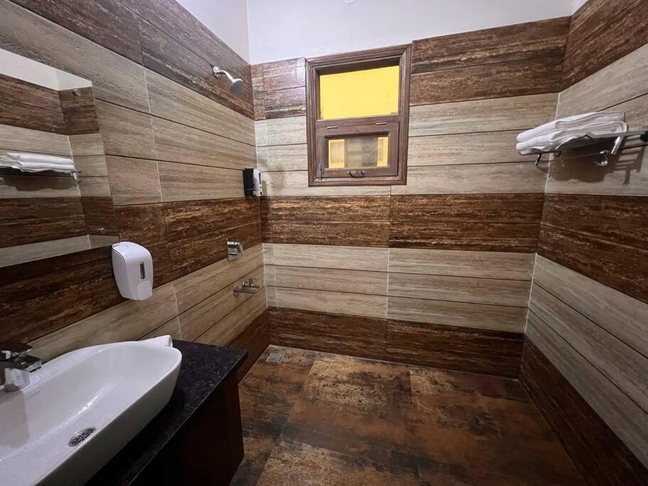 5Bhk Home Away From Home At Ranjit Avenue أمريتسار المظهر الخارجي الصورة