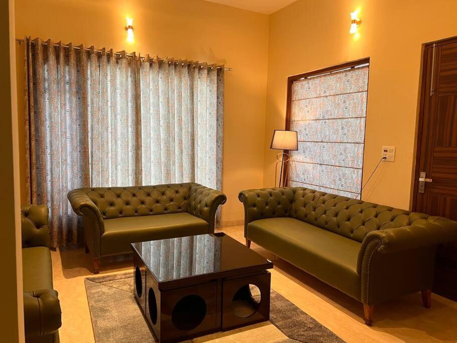 5Bhk Home Away From Home At Ranjit Avenue أمريتسار المظهر الخارجي الصورة