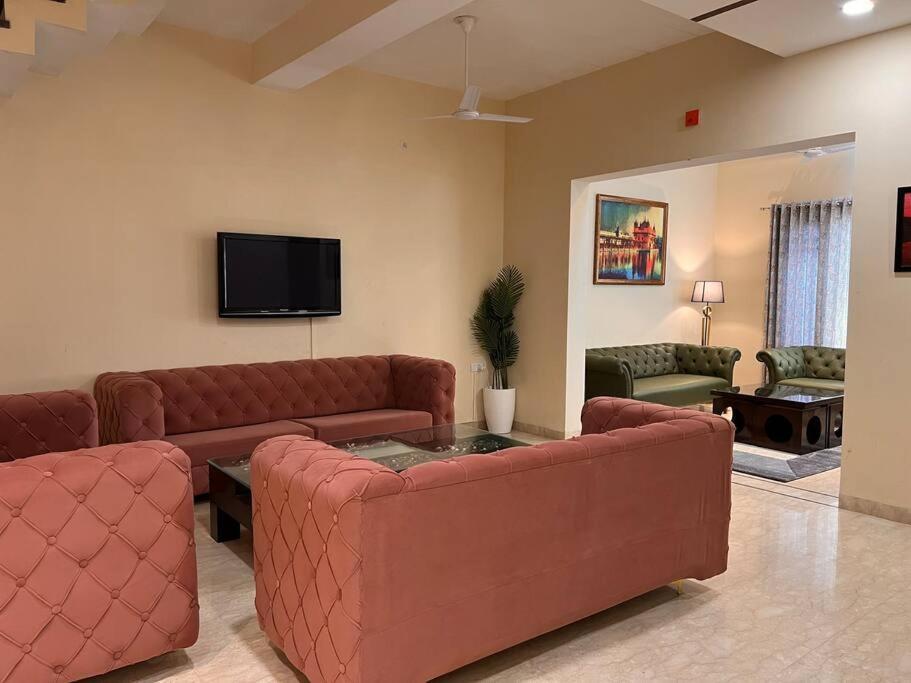 5Bhk Home Away From Home At Ranjit Avenue أمريتسار المظهر الخارجي الصورة