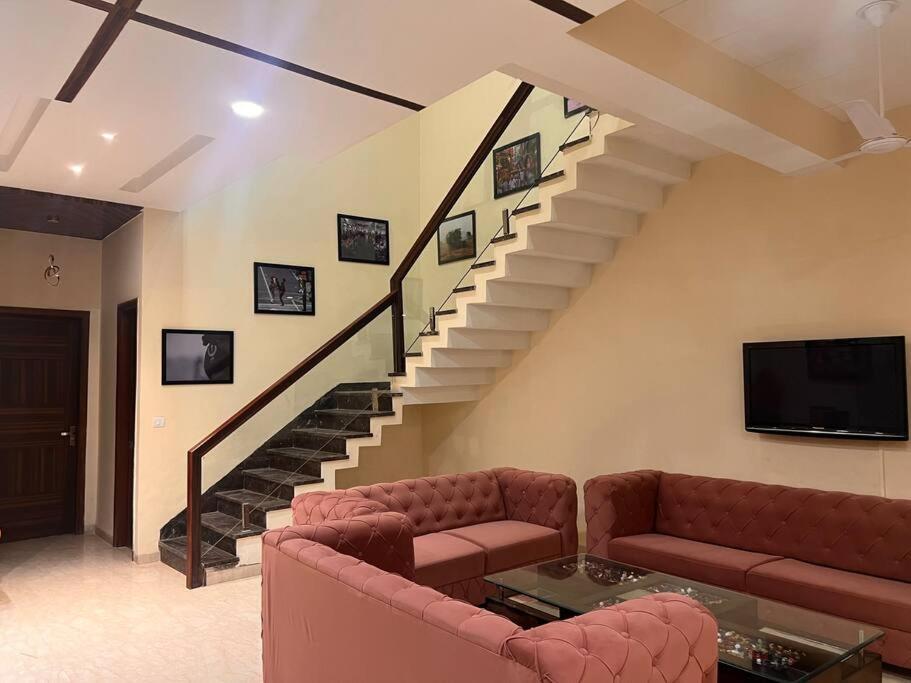 5Bhk Home Away From Home At Ranjit Avenue أمريتسار المظهر الخارجي الصورة