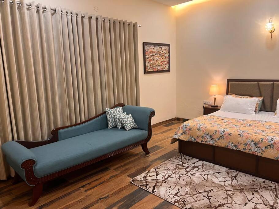 5Bhk Home Away From Home At Ranjit Avenue أمريتسار المظهر الخارجي الصورة
